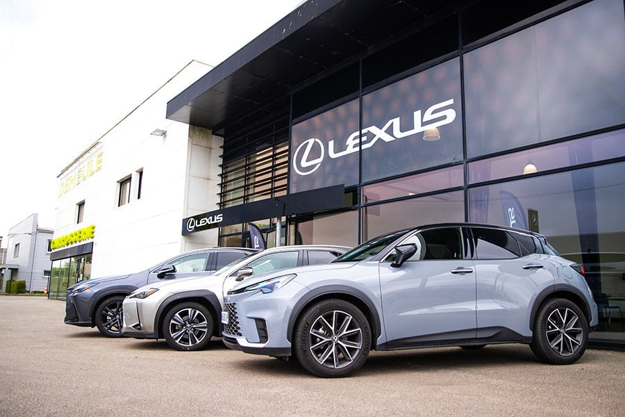 Devanture de la Concession Lexus Cobredia