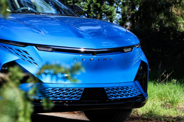 Alpine A390