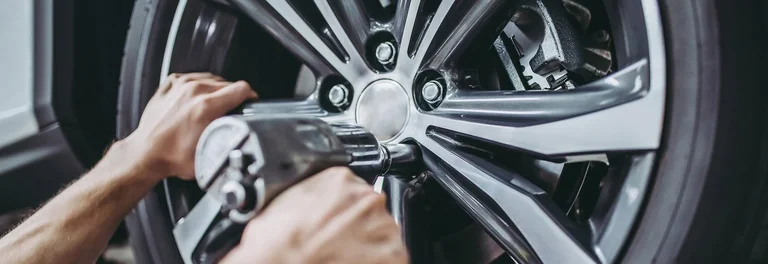 Intervento agli pneumatici auto in provincia di Catanzaro
