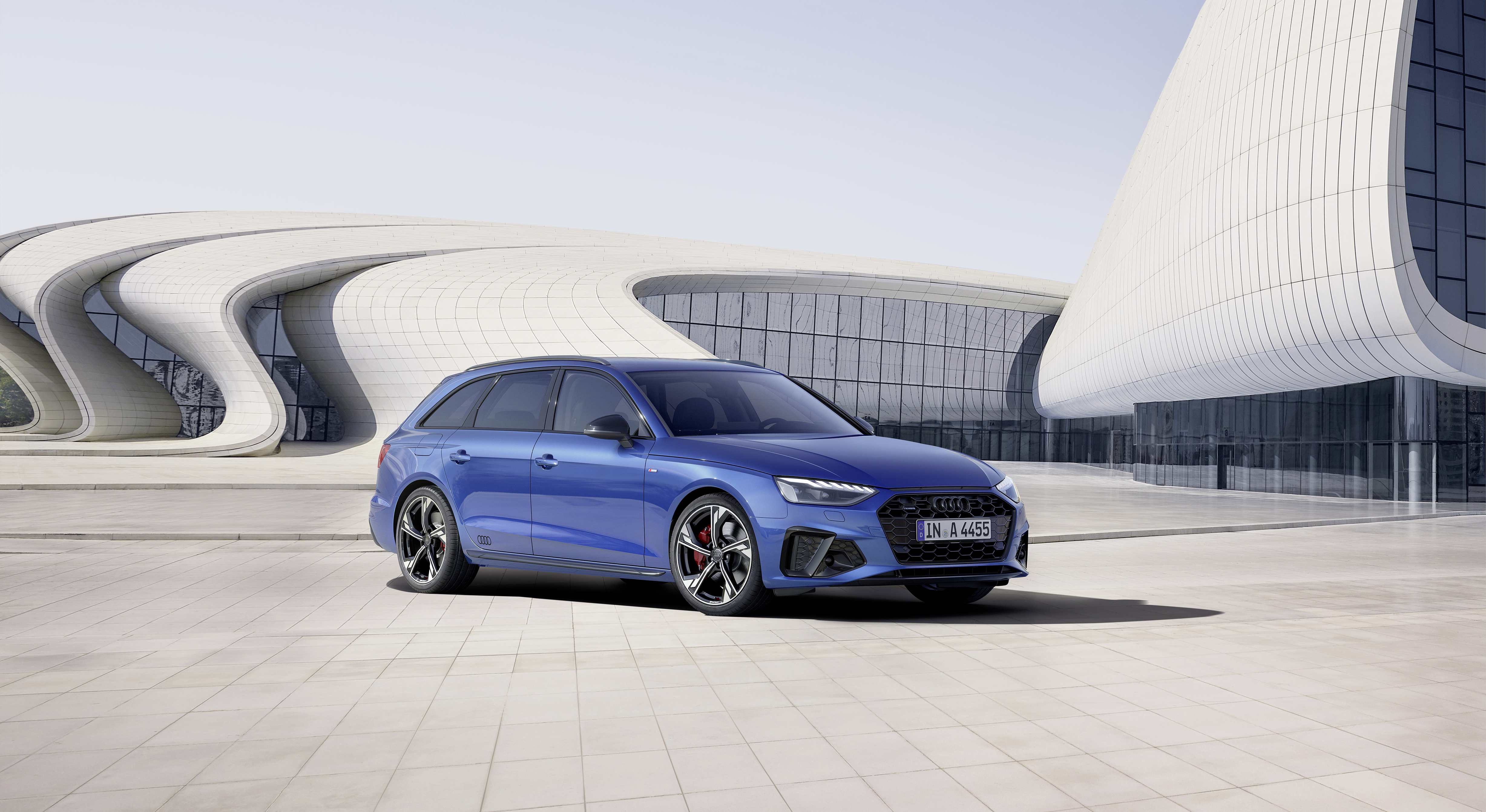 Audi A4 Avant in Pronta Consegna • Domina SPA