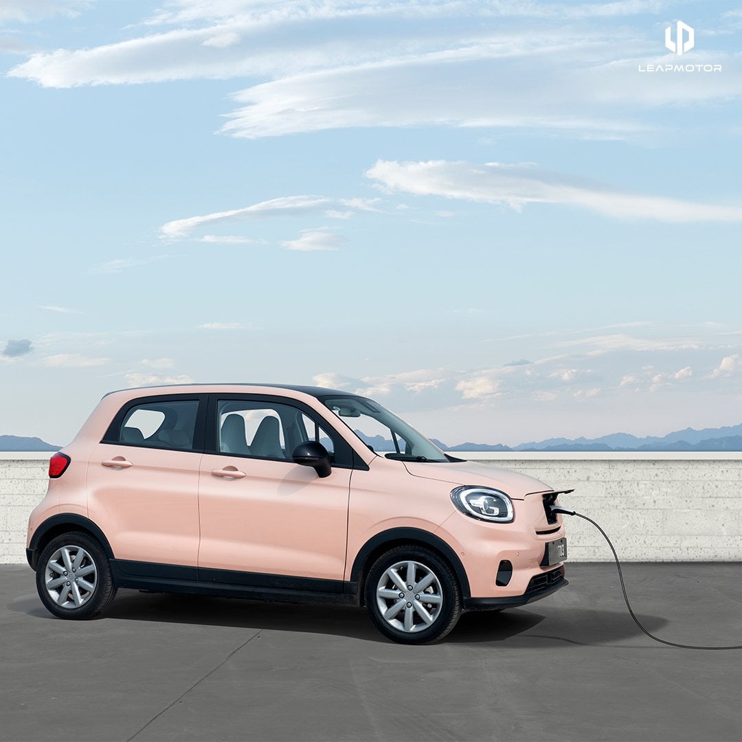 Leapmotor T03: La Nuova City Car Elettrica Debutta in Italia a 17.900 ...