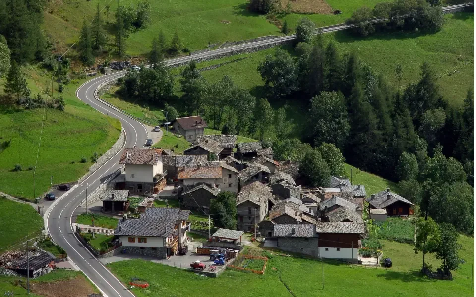 itinerario-valle-d-aosta-on-the-road-su-e-gi-per-le-montagne