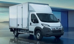 Fiat Professional Ducato Maxi Furgonato bianco su strada
