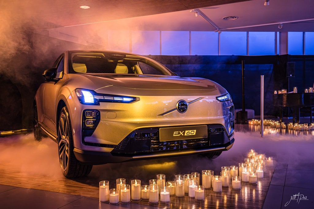 Volvo ex60 de face lancement