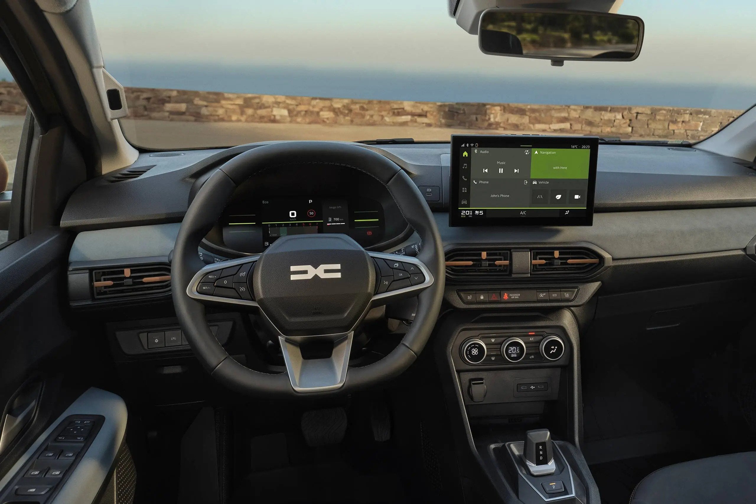 Interni ed equipaggiamenti di Dacia Sandero Stepway hybrid 155