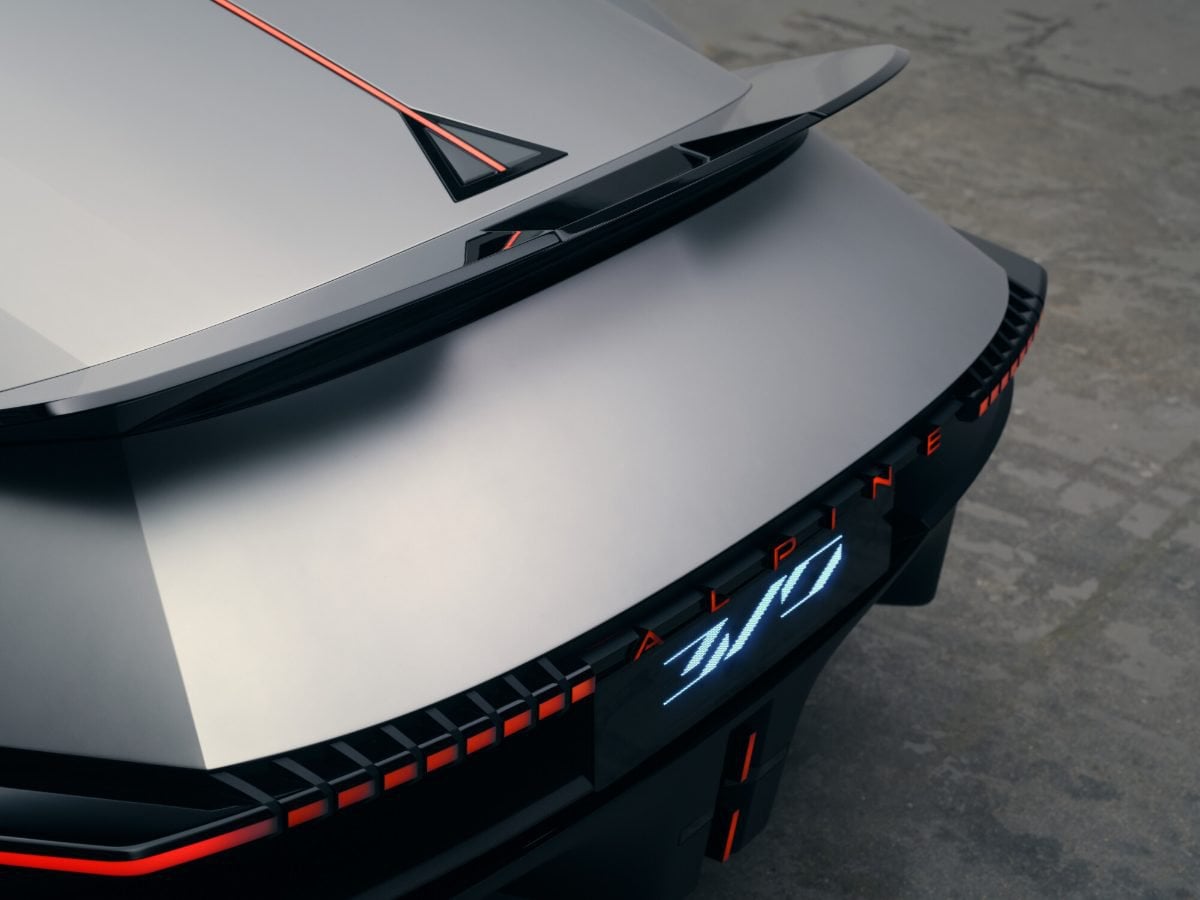 Alettone posteriore diviso in due della Alpine A310 VISION