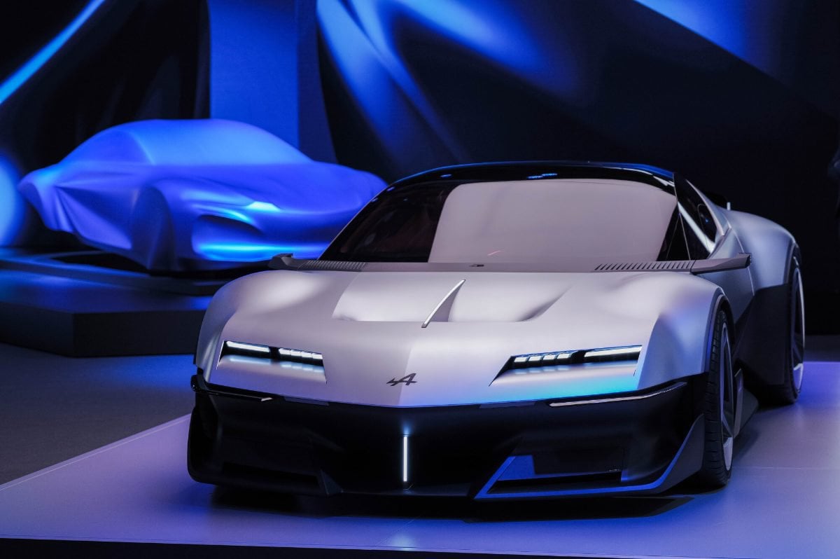 Alpine A310 VISION esposta al Salone di Parigi 2026