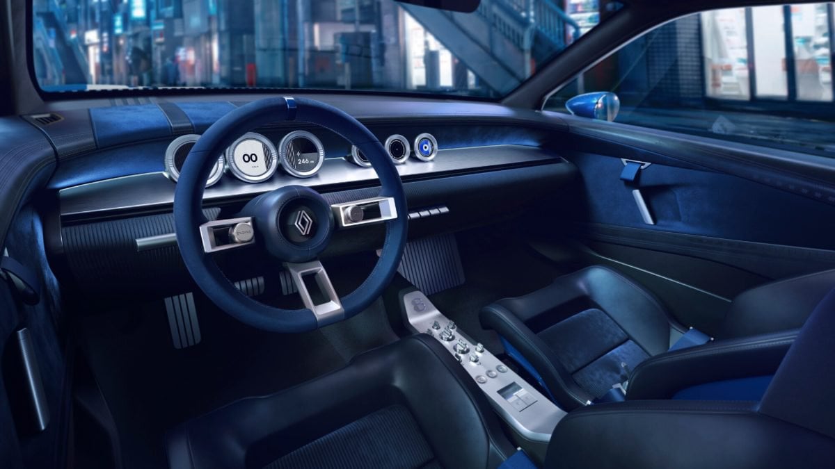Interni della Renault 8 Gordini Concept con plancia in alluminio spazzolato