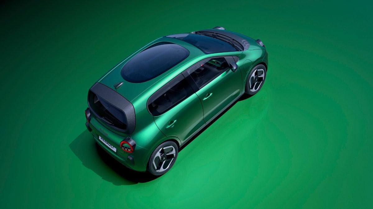 Renault Twingo E-Tech Electric vista dall’alto con il tetto panoramico Twingobay