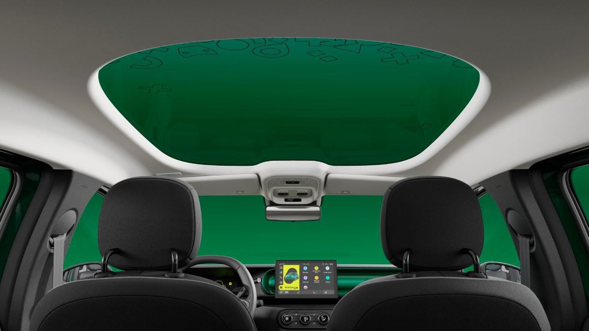 Il tetto Twingobay visto dall’abitacolo della Renault Twingo E-Tech Electric